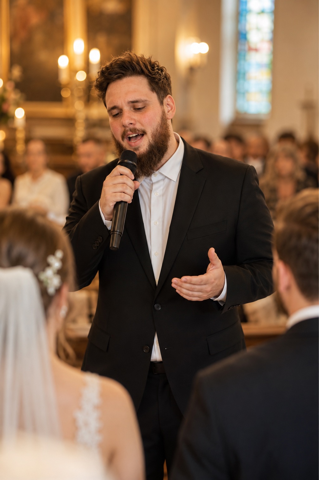 Sinan singt in der Kirche